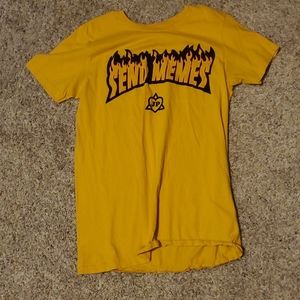 Jessie Paege "SEND MEMES" shirt